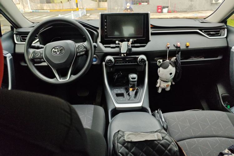 Used Toyota RAV4 2020 Dual-Engine 2.5L E-CVT Two-Wheel Drive Elite Edition Center Console