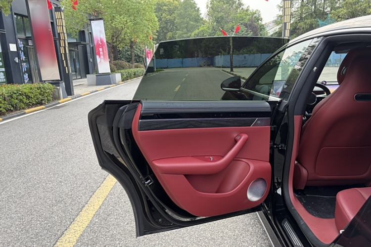 Used Hima Luxeed S7 2025 705 km Pro