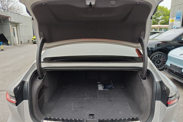 Used Nio ET7 2022 75 kWh Trunk