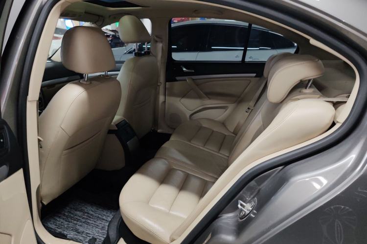 Used Skoda Octavia 2015 Classic Model 1.6L Automatic Elegance Edition
