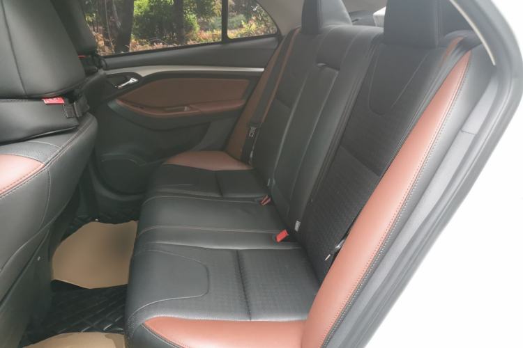 Used BYD G5 2014 1.5TID Automatic Prestige Model
