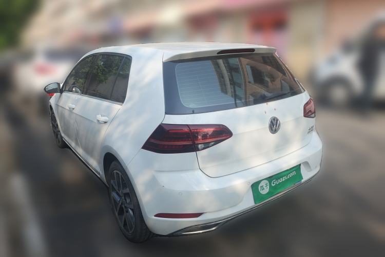Used Volkswagen Golf 2018 230TSI Automatic Luxury Version Rear Left 45 Deg