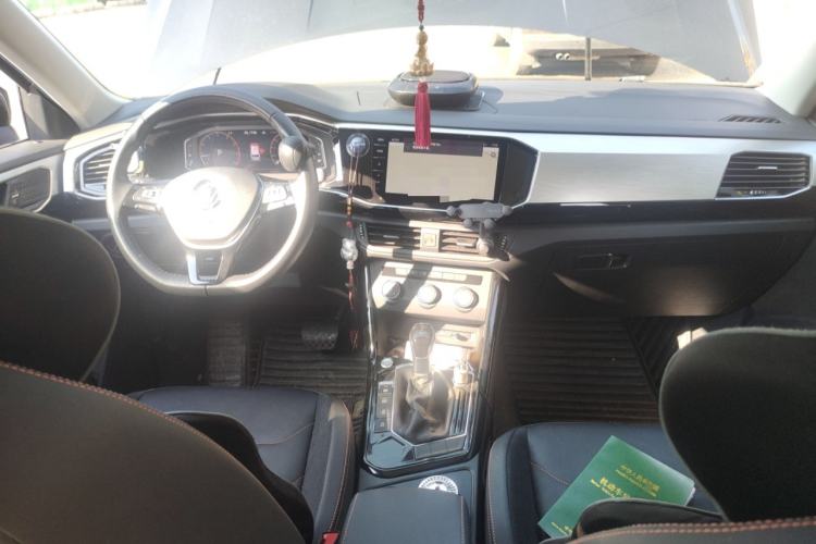 Used Volkswagen Tayron 2021 330TSI Two-Wheel Drive 30th Anniversary Edition Center Console