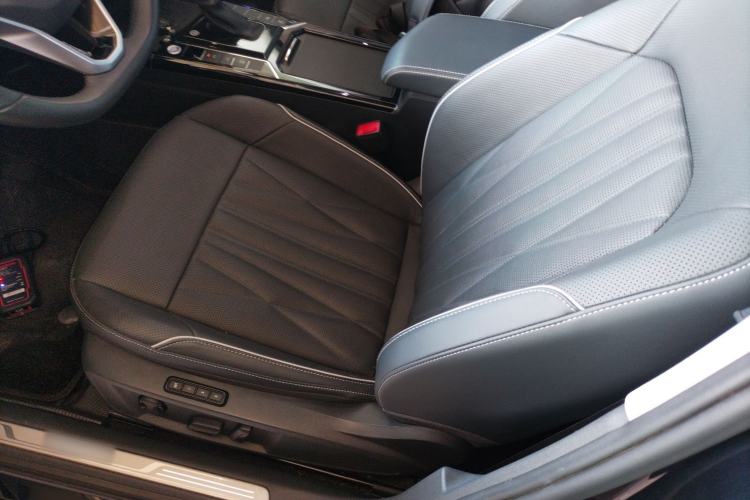 Used Volkswagen Passat 2023 330TSI Starry Luxury Edition