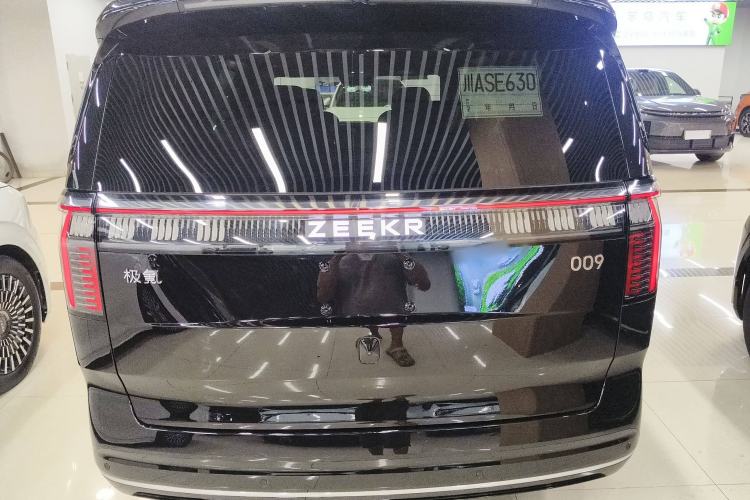 Used Zeekr 009 2024 7-Seater Aisle Version 108 kWh