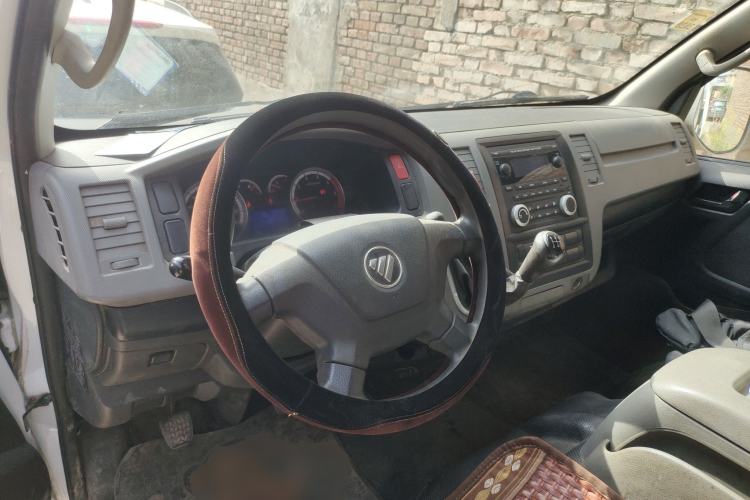 Used Foton Scenic G7 2017 2.0L Short-Wheelbase Commercial Van Flat Roof 2 Seats 4Q20M Center Console