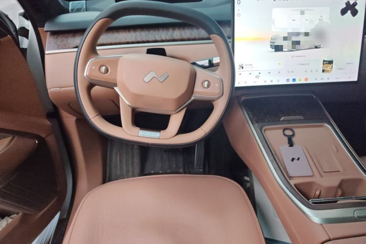 Used ONVO Luxeed L90 2025 Model—Ultra Six-Seater Version
