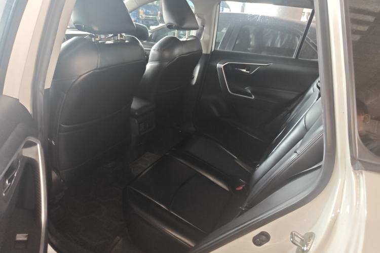 Used Toyota RAV4 2020 2.0L CVT Two-Wheel Drive Fashion Edition Left Rear Seat