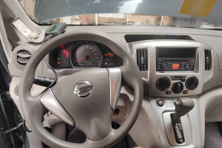 Used Nissan NV200 2014 1.6L CVT Luxury Model China V Standard Center Console