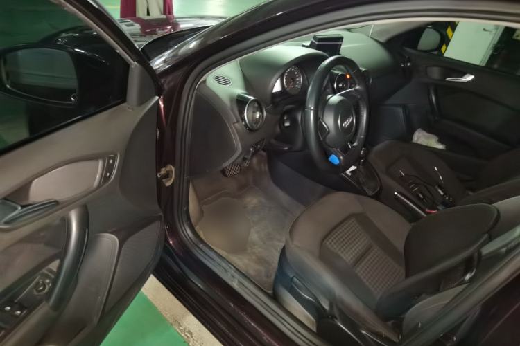 Used Audi A1 2013 30 TFSI Sportback Urban Driver Seat