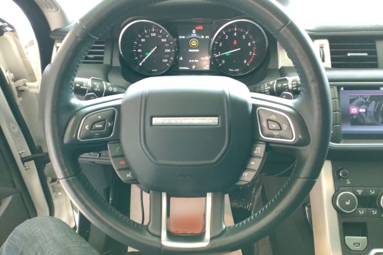 Used Land Rover Range Rover Evoque 2017 2.0T SE Smart Glow Edition
