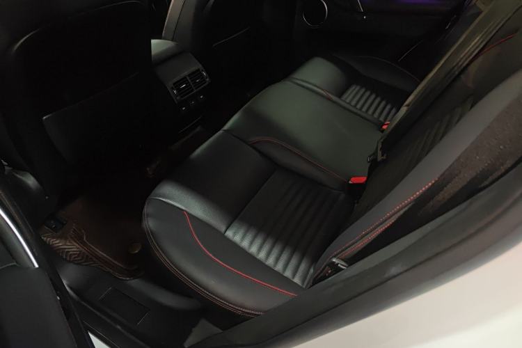 Used Land Rover Discovery Sport 2023 249 PS R-Dynamic S Performance Edition Left Rear Seat