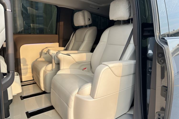 Used Li Auto MEGA 2024 Ultra Model