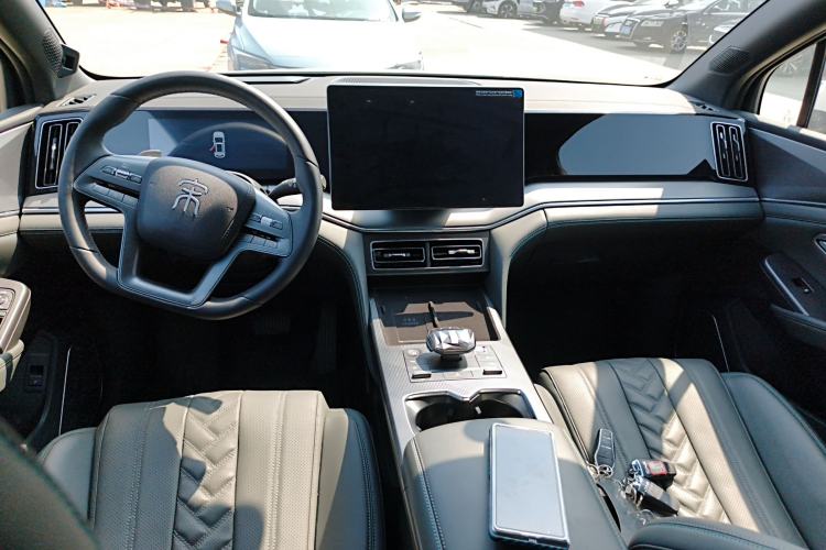 Used BYD Song L DM-i 2025 Intelligent Driving Version 112 km Leading Trim Center Console