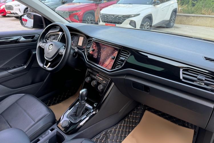 Used Volkswagen T-ROC 2018 280TSI DSG Four-Wheel Drive Comfort Version China V Standard