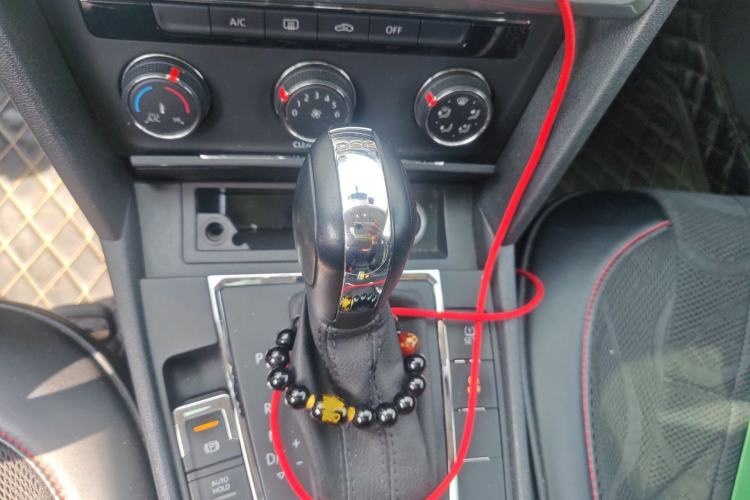 Used Volkswagen Lamando 2019 230TSI DSG Fashion Edition China V Standard Gear Lever