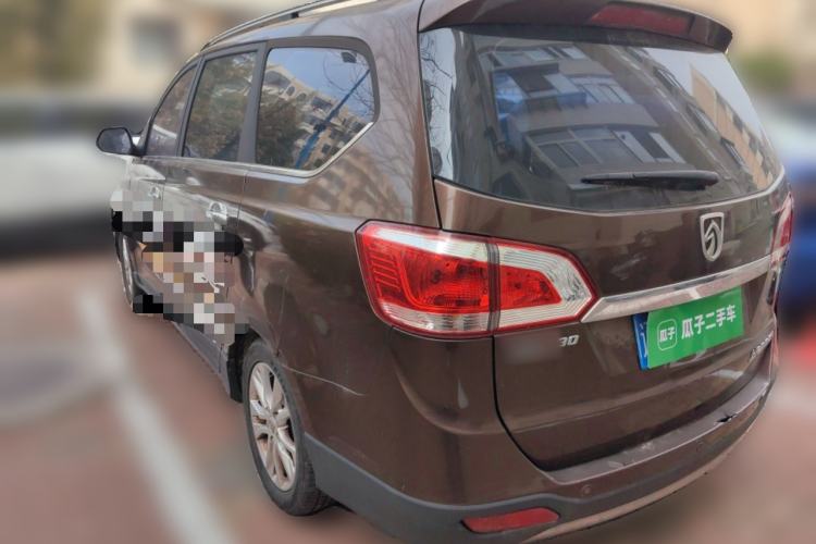 Used Baojun 730 2014 1.5L manual Comfort ESP version 7 seats Rear Left 45 Deg