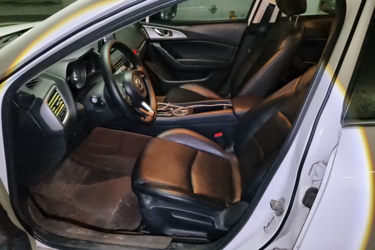 Used Mazda 3 Axela 2017 Sedan 1.5L Automatic Luxury Model China VI Standard Left Front Seat