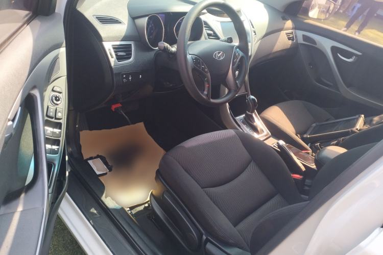 Used Hyundai Elantra (5th Generation / Langdong) 2016 1.6L Automatic Prestige Model
