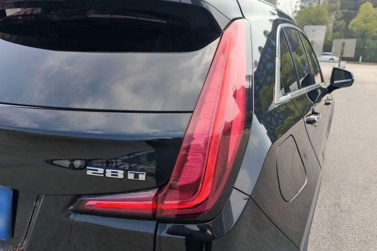 Used Cadillac XT4 2018 28T Two-Wheel Drive Tech Version