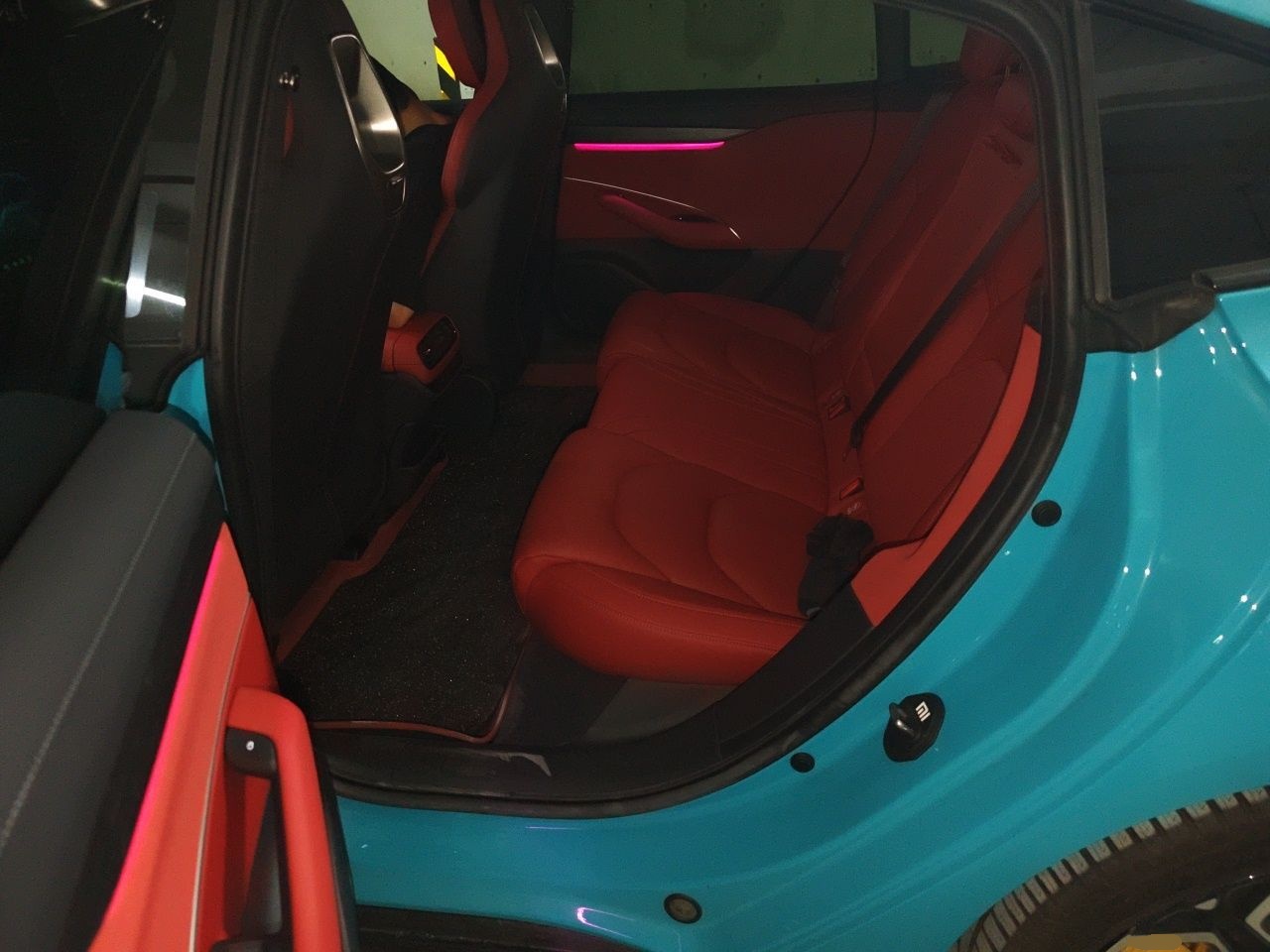 Xiaomi Auto SU7 2024 Rear-Drive Ultra-Long Range Advanced Pro-Level Intelligent Driving Version — снимка 17