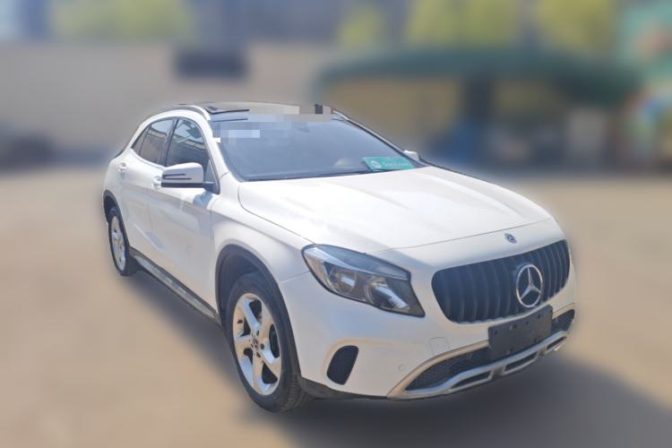 Used Mercedes-Benz GLA 2017 GLA 200 Sport Edition Front Right 45 Deg