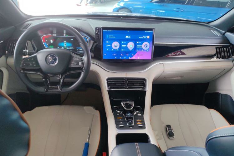 Used BYD Song PLUS New Energy 2021 DM-i 110KM Flagship Model Center Console