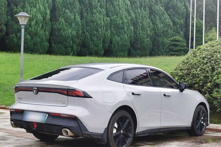 Used Changan UNI-V iDD 2023 ZhiDian iDD 1.5T 113km Smart & Fun Version