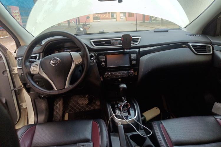 Used Nissan Qashqai 2017 2.0L CVT Luxury Edition China VI Standard Center Console