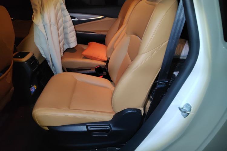 Used SAIC MAXUS G50 PHEV 2025 Leading Edition