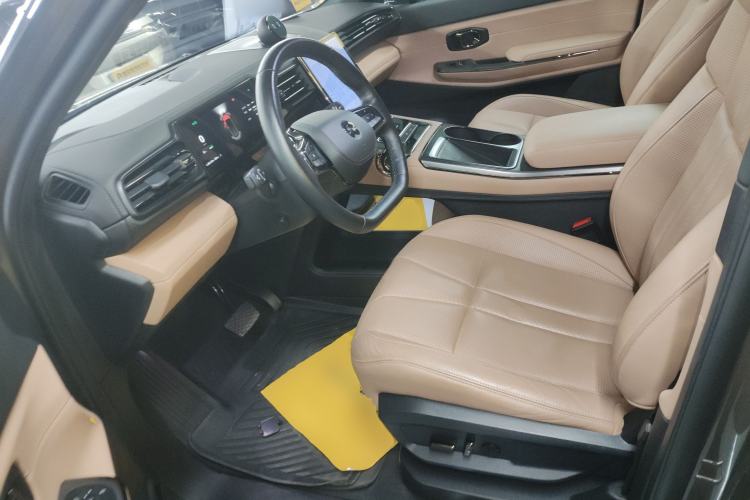 Used Nio ES8 2020 415 km Range 7-Seater Version Left Front Seat