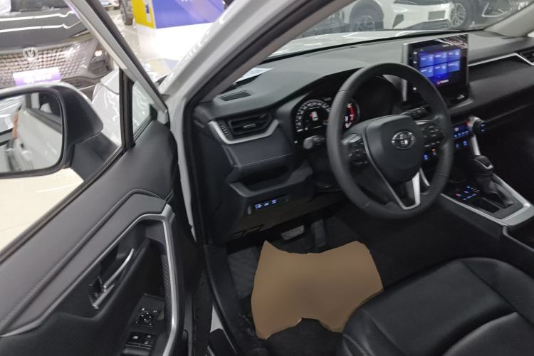 Used Toyota RAV4 2021 2.0L CVT Two-Wheel Drive Fashion PLUS Edition
