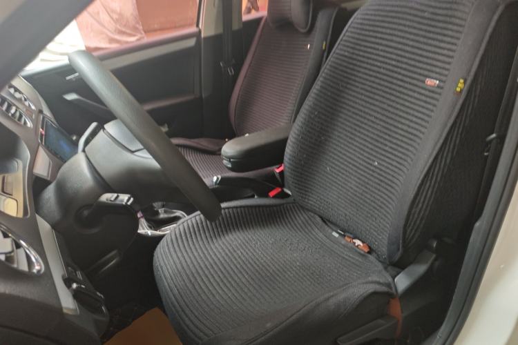 Used Volkswagen Jetta 2015 Value Edition 1.6L Automatic Comfort Version Left Front Seat