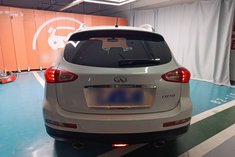 Used Infiniti QX50 2013 2.5L Two-Wheel-Drive Elegant Edition
