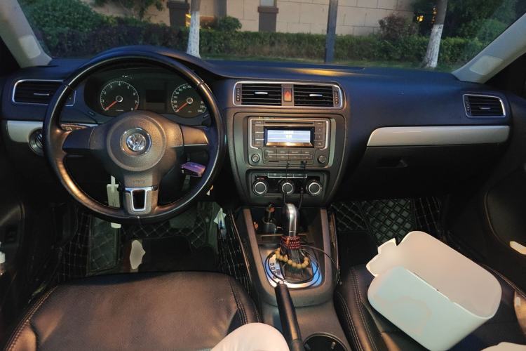 Used Volkswagen Sagitar 2014 1.6L Automatic Comfort Model
