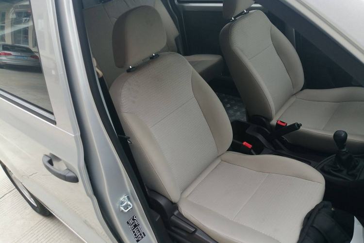 Used Wuling Hongguang V 2022 1.5L Jingqu Version Hydraulic Power Steering LAR
