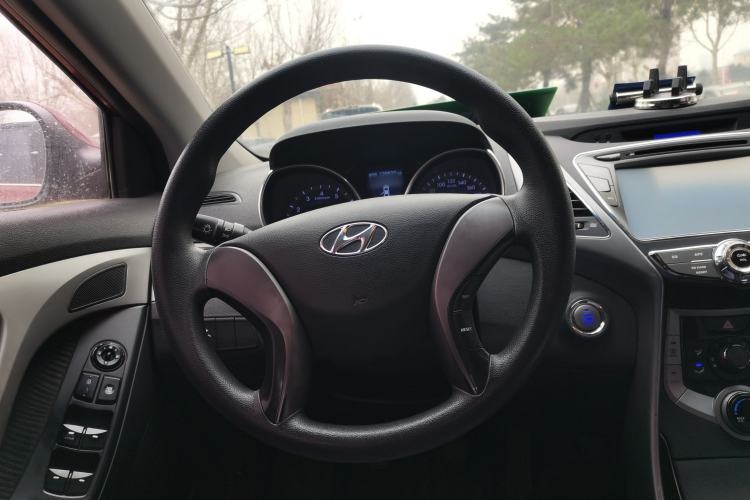 Used Hyundai Elantra (5th Generation / Langdong) 2012 1.6L Manual Leading Model