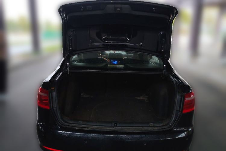 Used Volkswagen Lavida 2013 Restyled Classic 1.6L Manual Comfort Edition Trunk