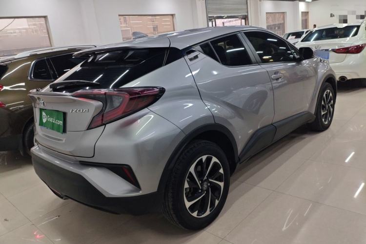 Used Toyota IZOA 2020 2.0L Yichi Version

