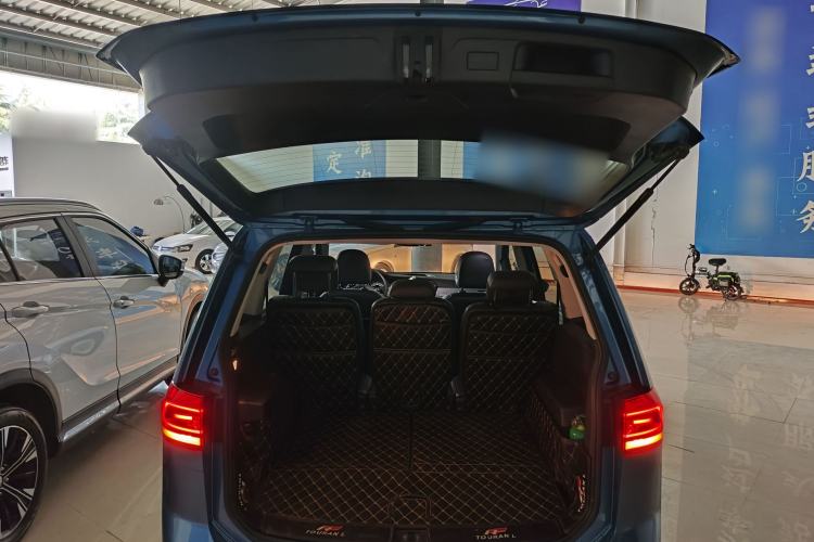 Used Volkswagen Touran 2018 Volkswagen Touran L 280TSI DSG Comfort Edition 7 Seats China V Emission Standard Trunk