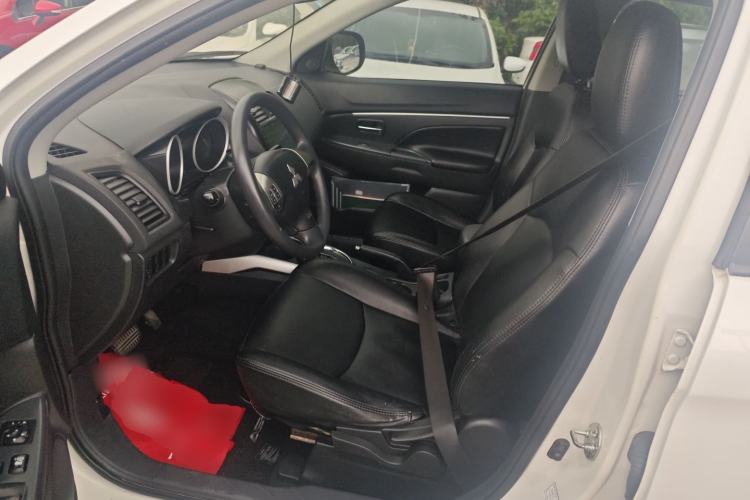 Used Mitsubishi ASX 2013 2.0L CVT Two-Wheel Drive Elite Edition Left Front Seat