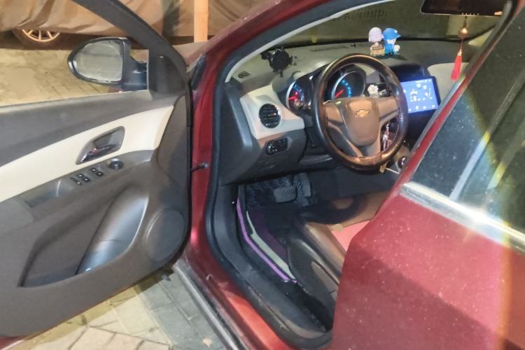 Used Chevrolet Cruze 2015 1.5L Classic SE AT Driver Seat