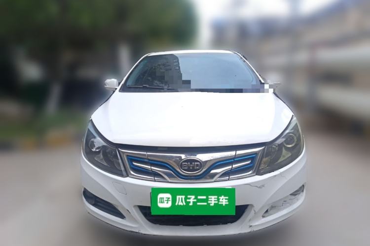 Used BYD e5 2016 300 Luxury Edition Front