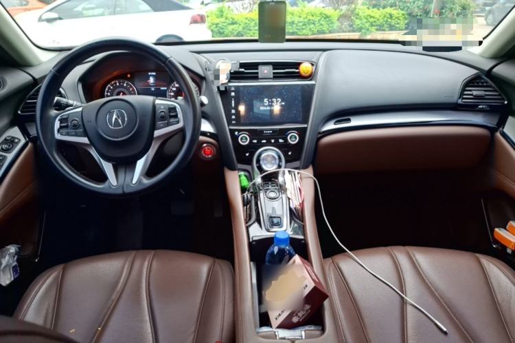 Used Acura CDX 2019 1.5T Two-Wheel Drive Deluxe Edition Center Console