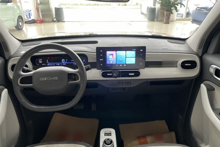 Used Geely Galaxy Panda 2025 210 km – Yuanqi Bear Interior 1