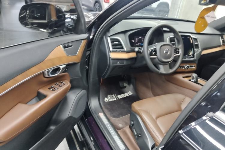 Used Volvo XC90 2023 B5 SmartDrive Luxury Edition 5 Seats