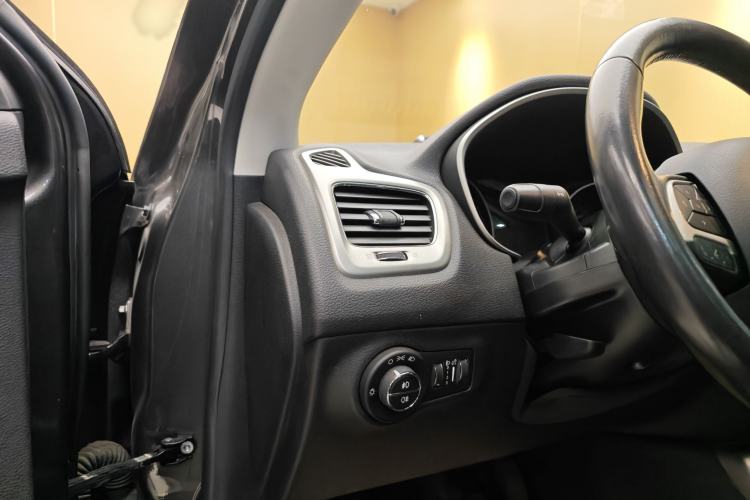 Used Jeep Compass 2017 200T Automatic Family Edition
