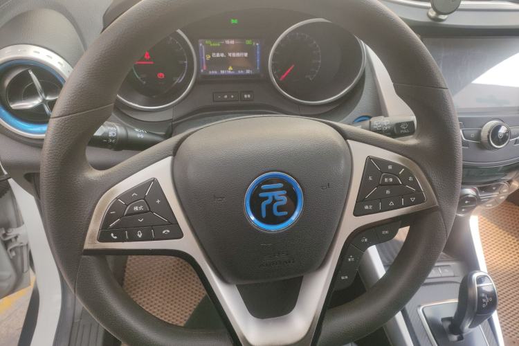 Used BYD Yuan New Energy 2018 EV360 Smart Connected Cool Model Steering Wheel