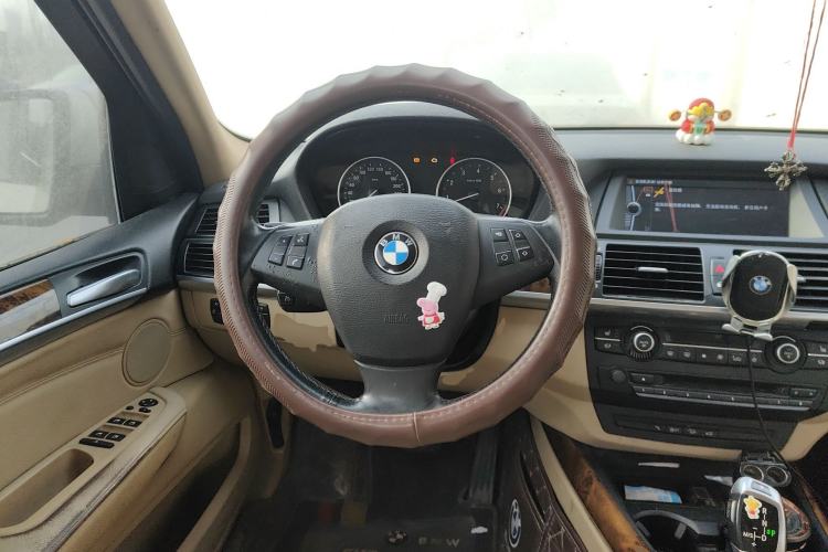 Used BMW X5 2011 xDrive35i Luxury Model
