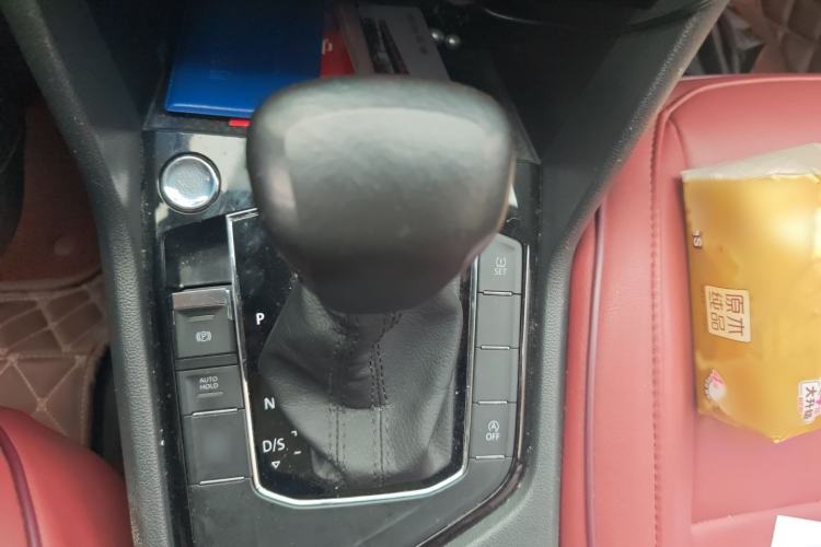 Used Volkswagen Tiguan L 2017 380TSI Automatic All-Wheel-Drive Luxury Edition
